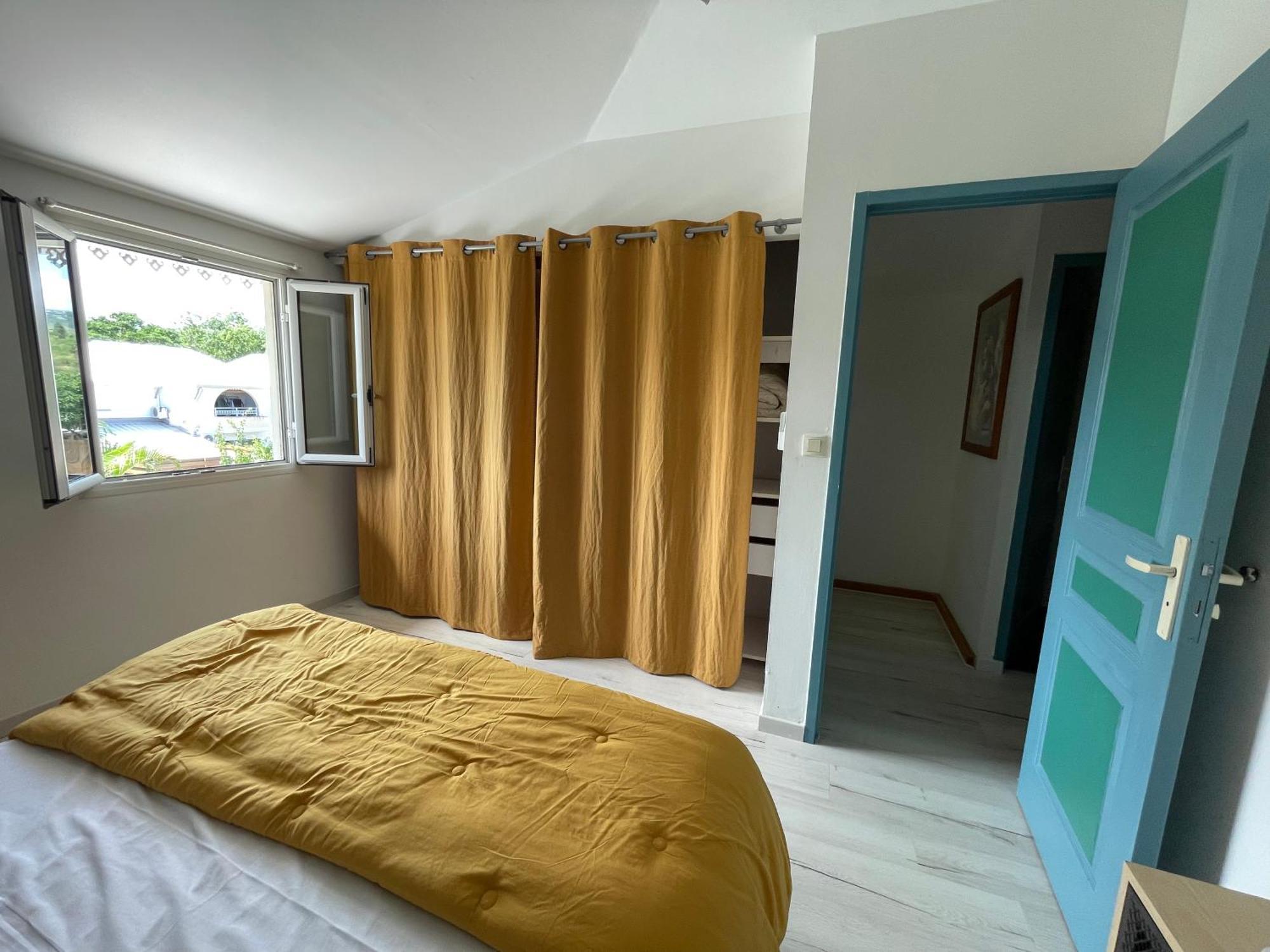 Duplex Tifanjan Avec Jardin Fleuri Pres De La Mer Saint-Paul Zewnętrze zdjęcie
